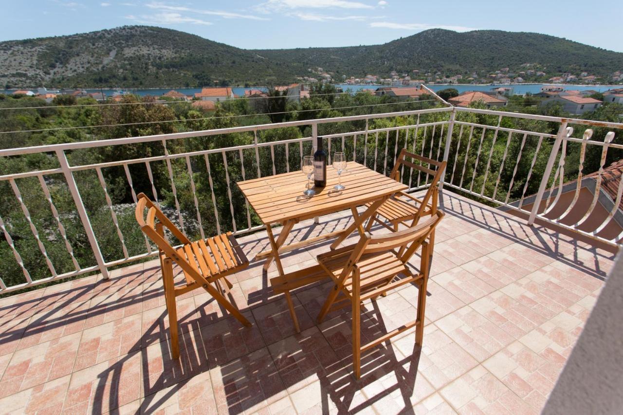 Apartman Paula 2 Apartman Vinišće Kültér fotó